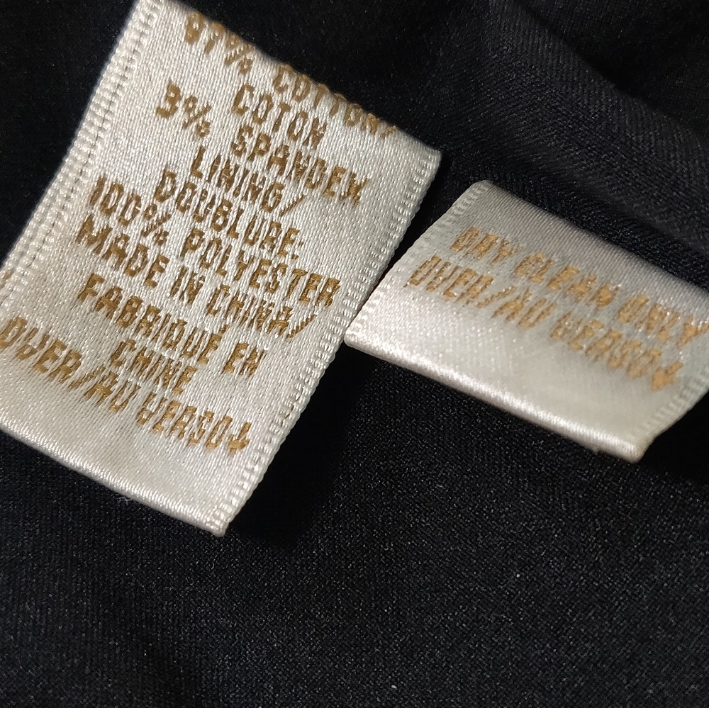 Dana Buchman Zip Front Blazer. - Picture 7 of 8